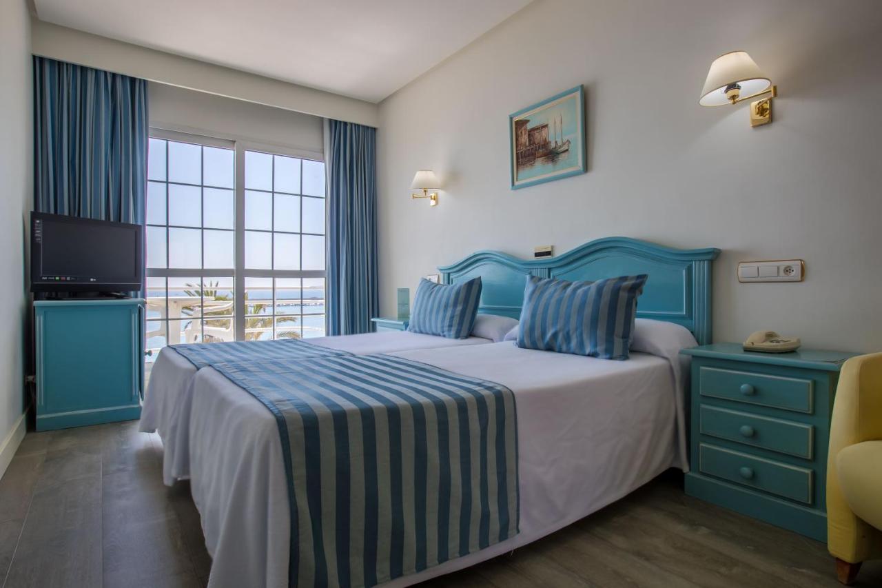 Hotel Villa De Laredo Fuengirola Bagian luar foto