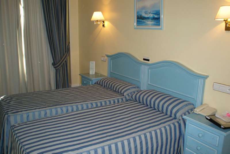 Hotel Villa De Laredo Fuengirola Bagian luar foto