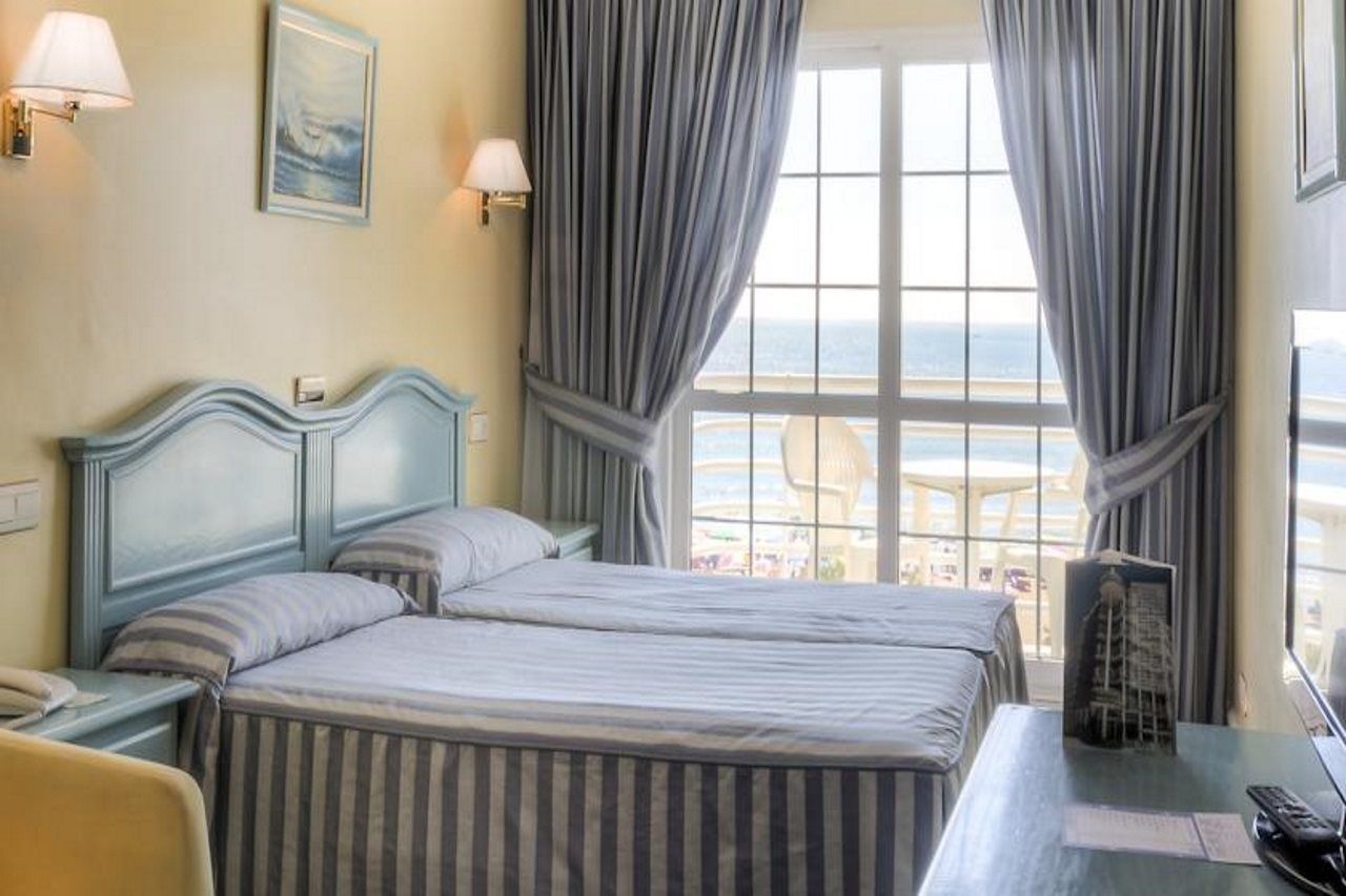 Hotel Villa De Laredo Fuengirola Bagian luar foto