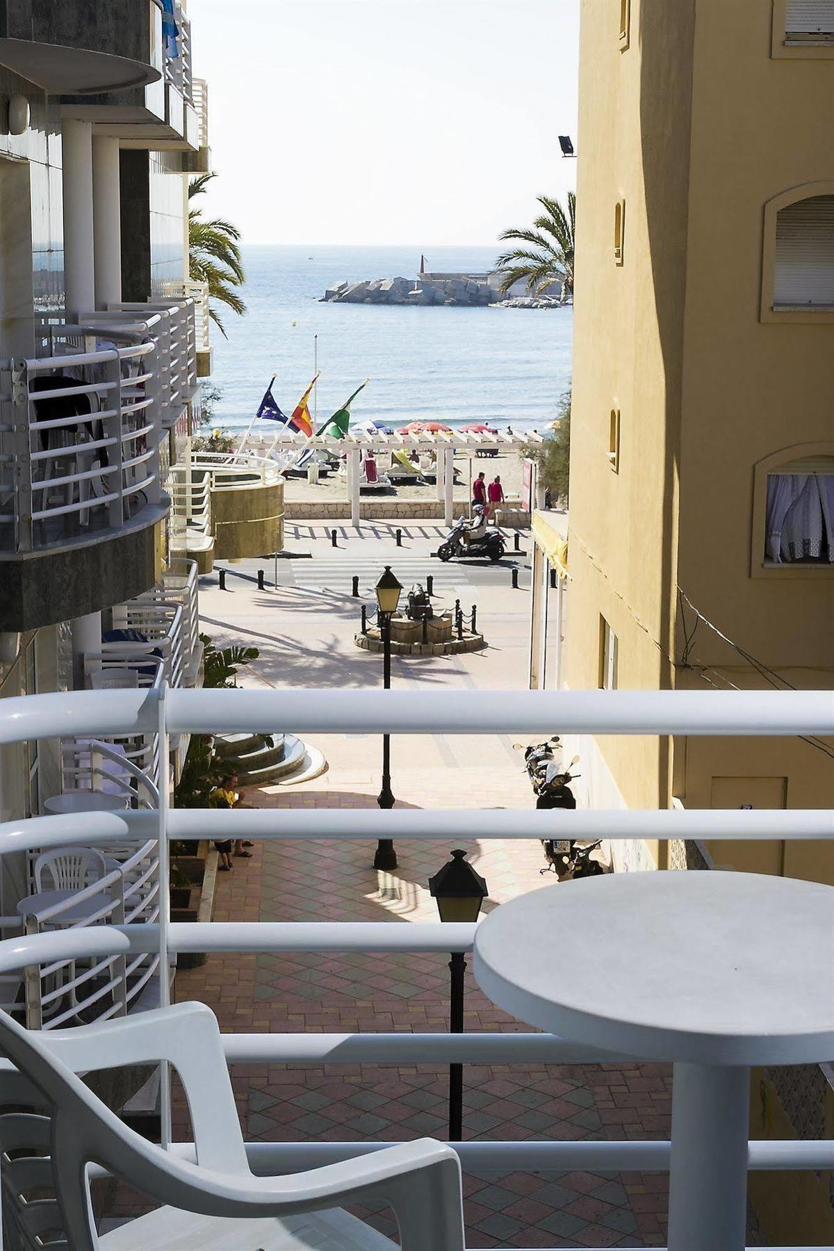 Hotel Villa De Laredo Fuengirola Bagian luar foto