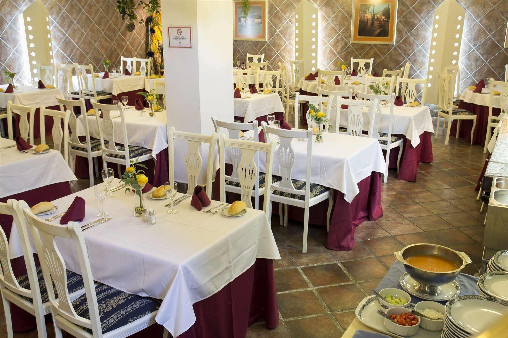 Hotel Villa De Laredo Fuengirola Bagian luar foto