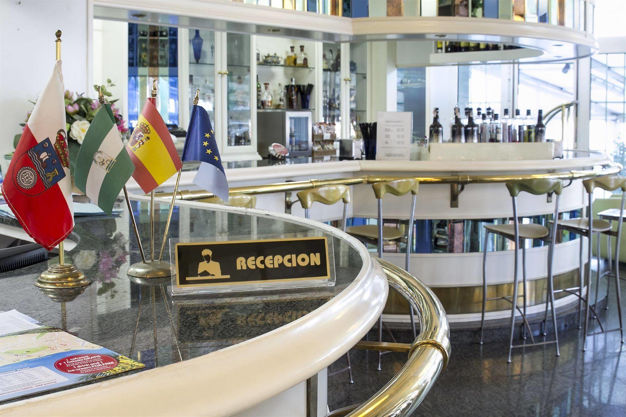 Hotel Villa De Laredo Fuengirola Bagian luar foto