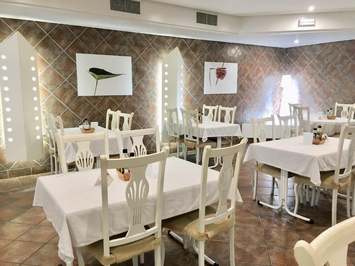 Hotel Villa De Laredo Fuengirola Bagian luar foto